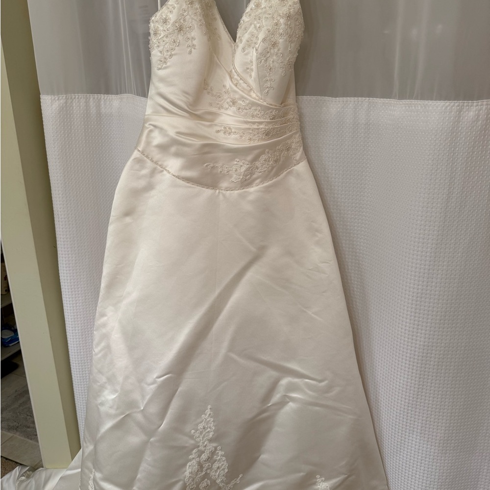 Elegant Cream Wedding Dress